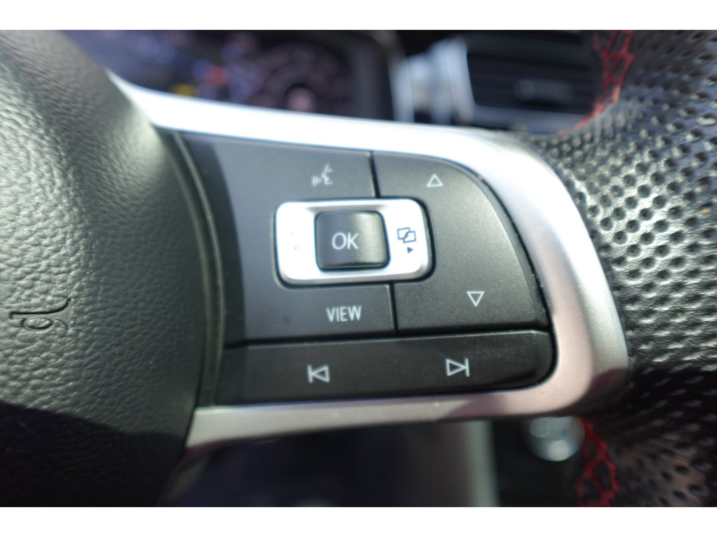Volkswagen Golf 2.0 TSI GTI TCR AKRA PANO KEYLESS