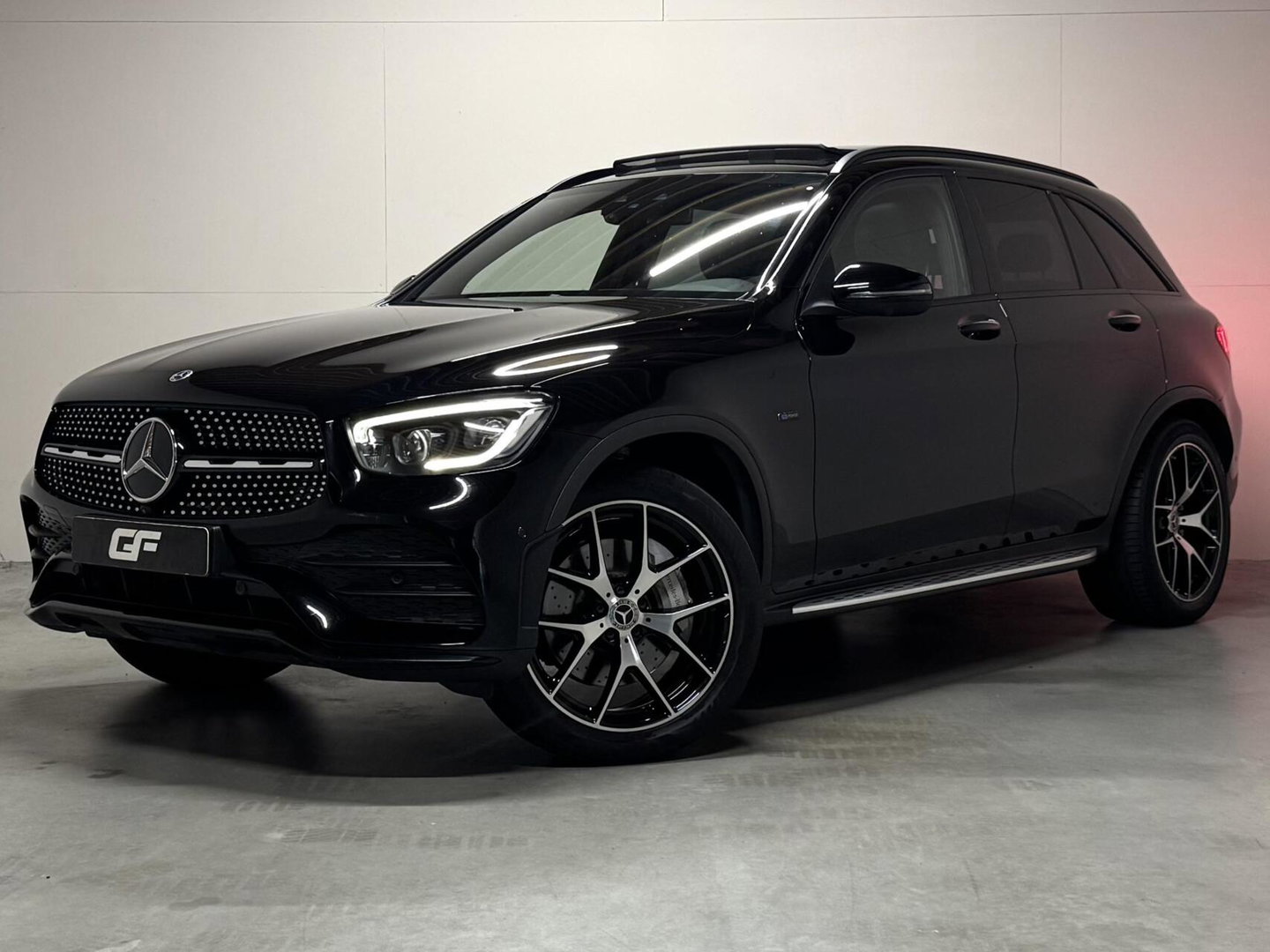Mercedes-Benz GLC 300e 4MATIC AMG Pano Luchtvering Burmester 360º