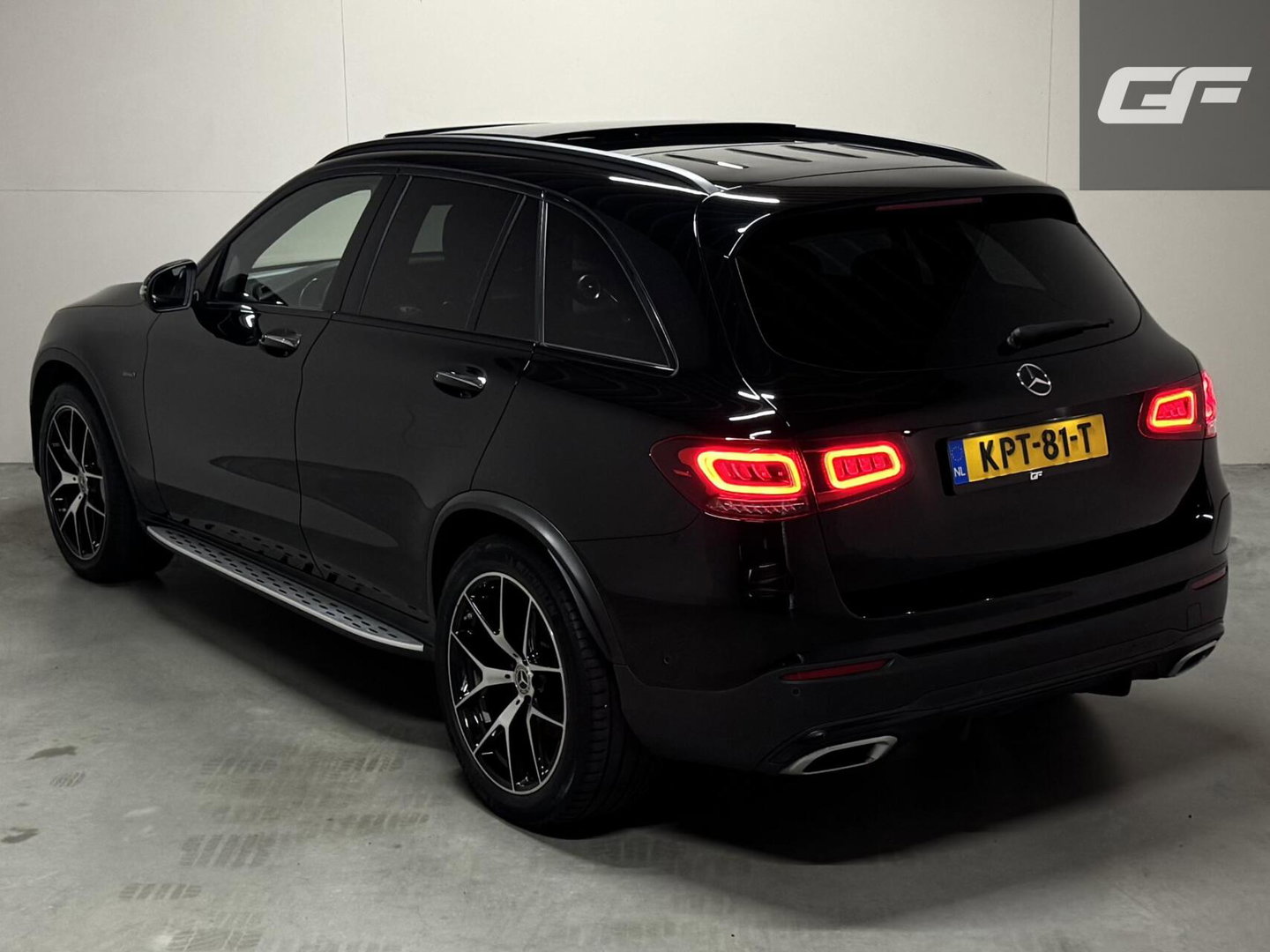 Mercedes-Benz GLC 300e 4MATIC AMG Pano Luchtvering Burmester 360º