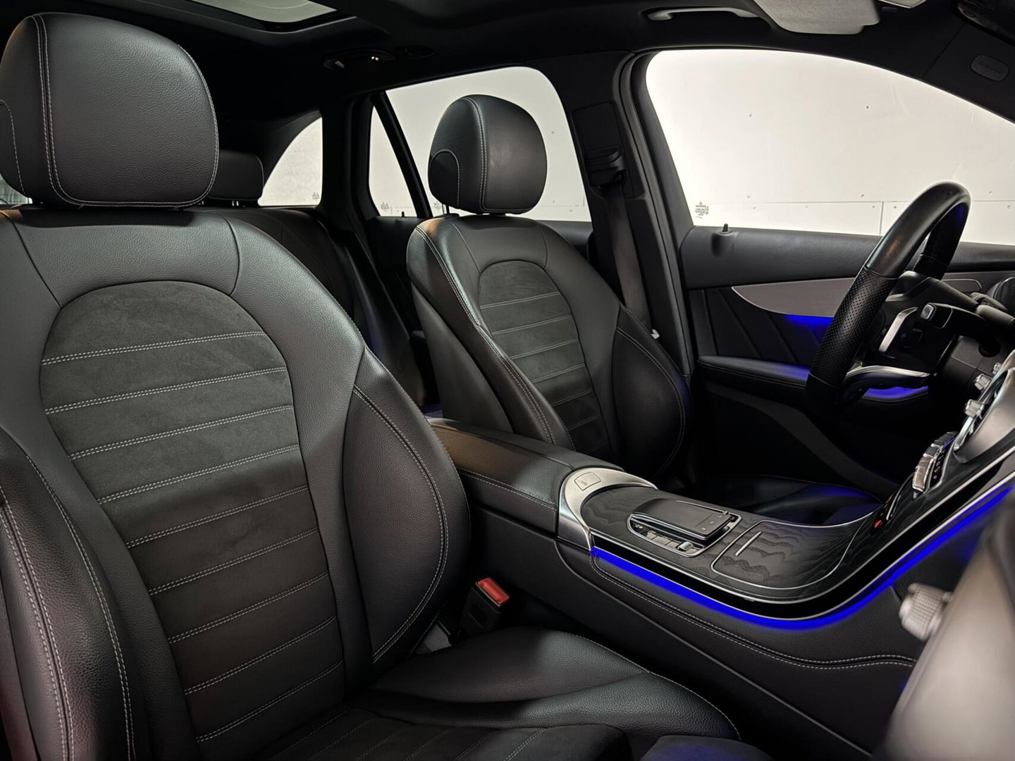 Mercedes-Benz GLC 300e 4MATIC AMG Pano Luchtvering Burmester 360º