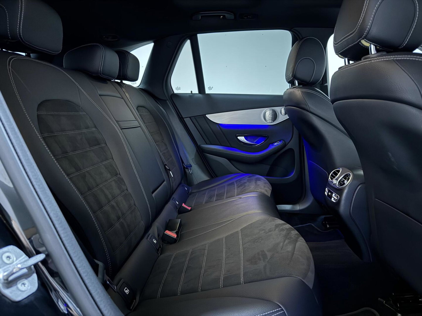 Mercedes-Benz GLC 300e 4MATIC AMG Pano Luchtvering Burmester 360º