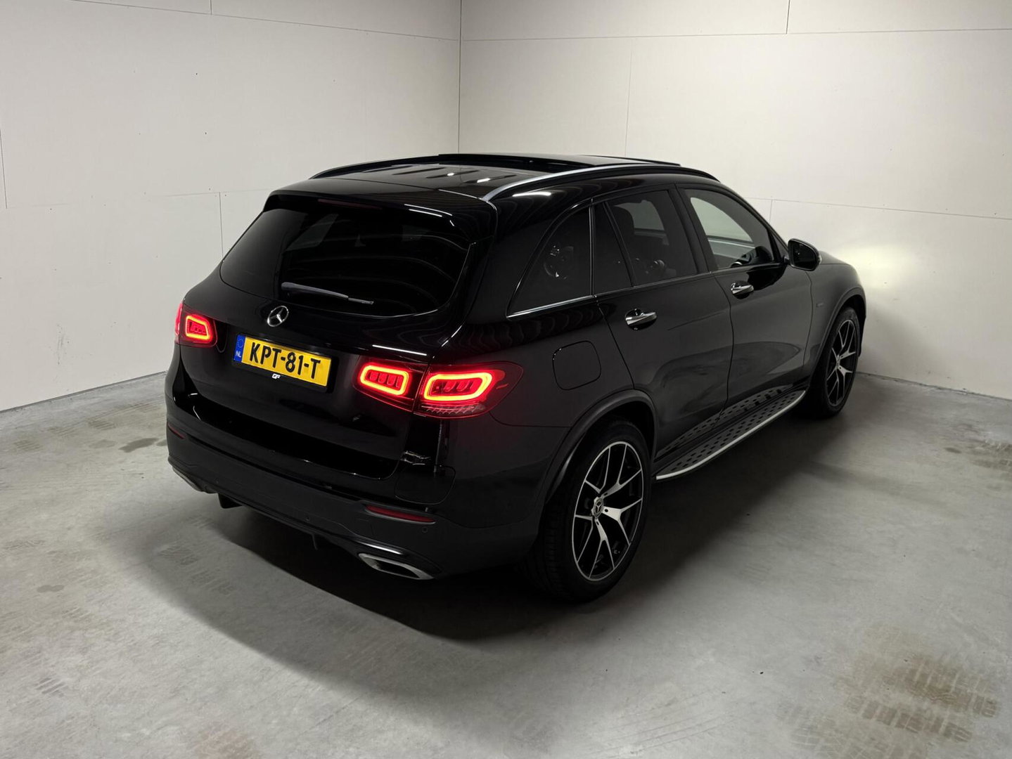 Mercedes-Benz GLC 300e 4MATIC AMG Pano Luchtvering Burmester 360º