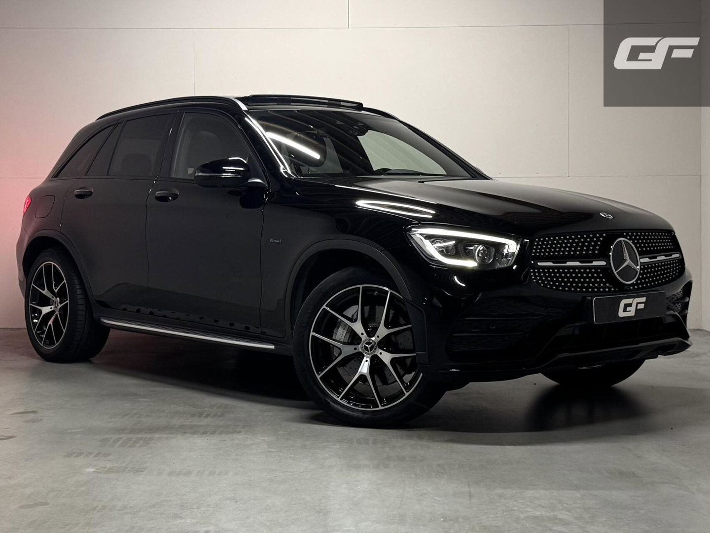 Mercedes-Benz GLC 300e 4MATIC AMG Pano Luchtvering Burmester 360º