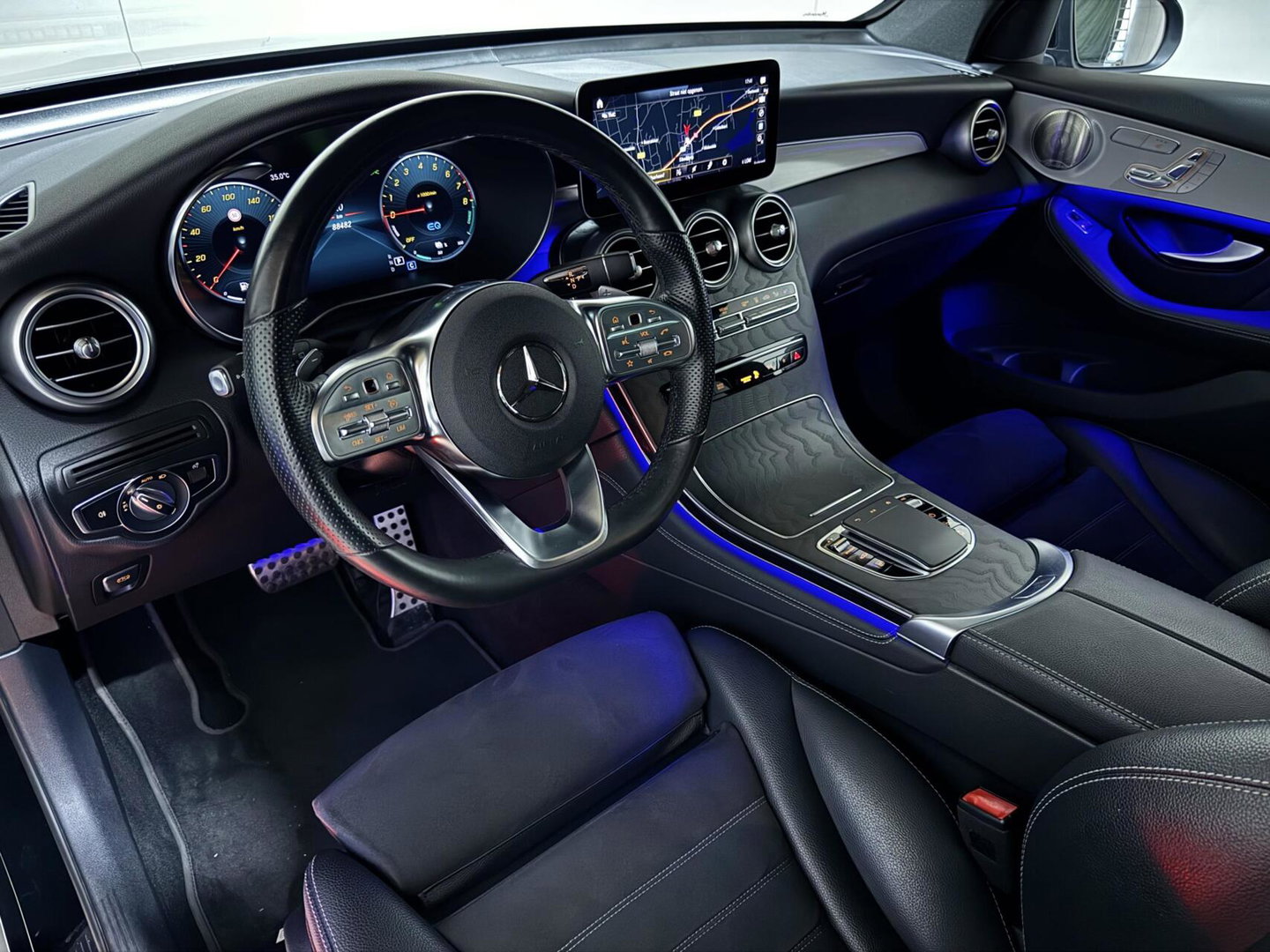 Mercedes-Benz GLC 300e 4MATIC AMG Pano Luchtvering Burmester 360º