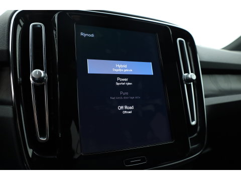 Volvo XC40 1.5 T5 Plug-in hybrid Ultimate Dark | Prijs rijklaar | Pano-dak | 360 camera | H&K Audio | Adap. cruise | Blis | Elek. Stoelen |