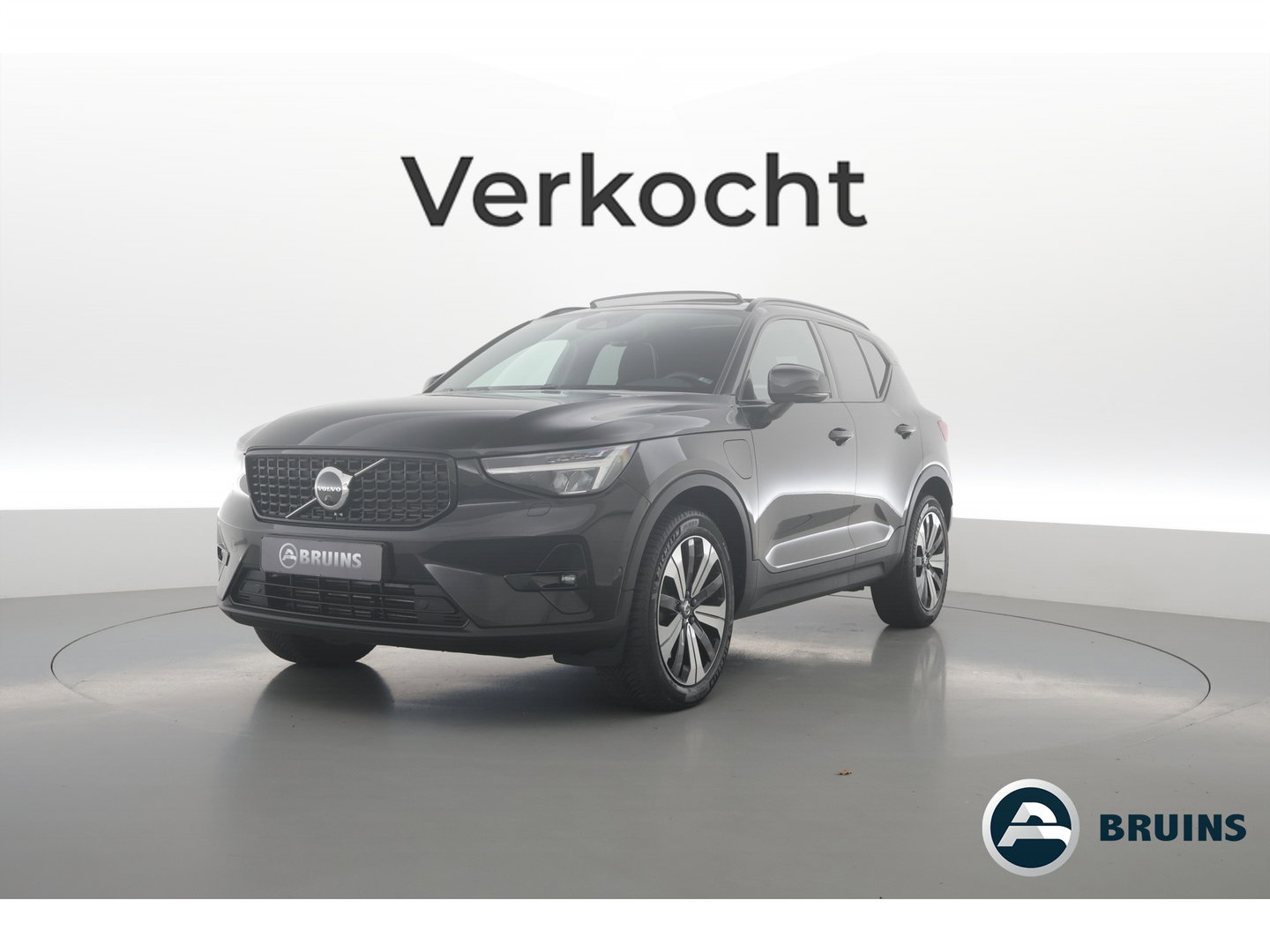 Volvo XC40 1.5 T5 Plug-in hybrid Ultimate Dark | Prijs rijklaar | Pano-dak | 360 camera | H&K Audio | Adap. cruise | Blis | Elek. Stoelen |