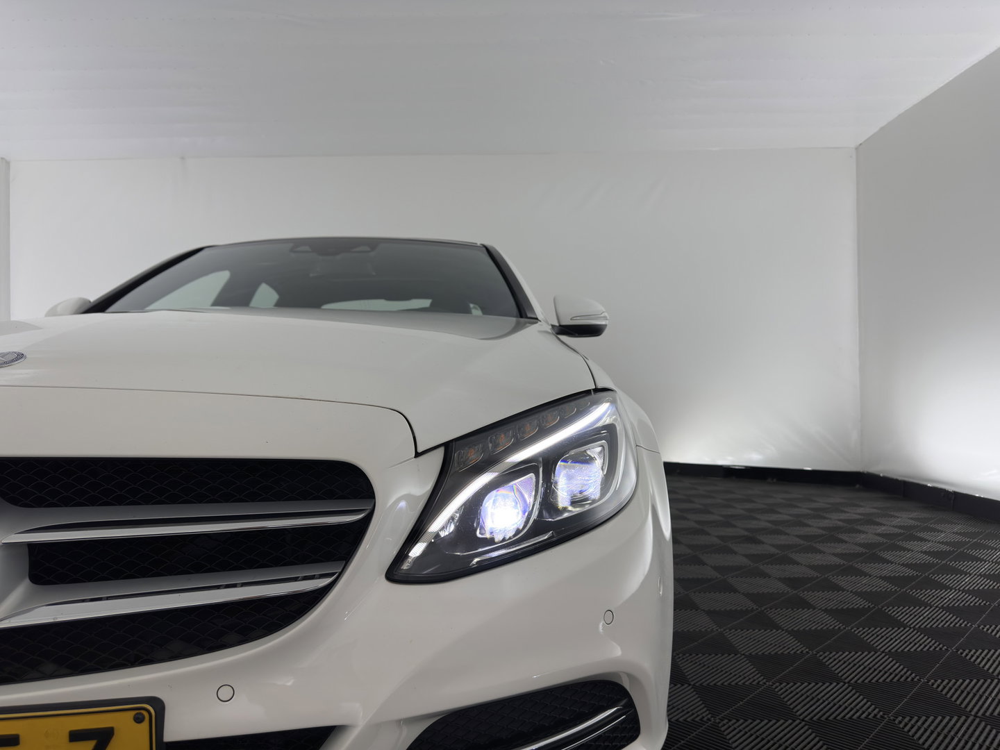 Mercedes-Benz C-Klasse 350 e Lease Edition Aut. *PANO | LEATHER | FULL-LED | HEATED-SPORTSEATS | NAVI-FULLMAP | AIRMATIC | ECC | PDC | CRUISE | 17''ALU*
