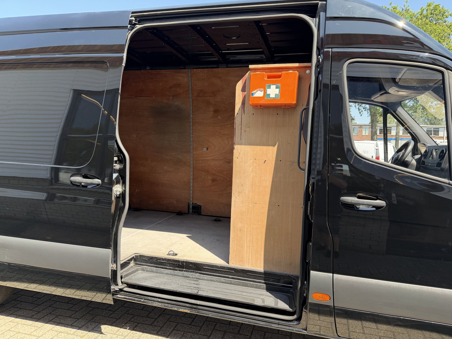 Mercedes-Benz Sprinter 315 1.9 CDI L3H2 / vaste prijs rijklaar € 28.950 ex btw / euro 6 / bpm vrij / lease vanaf € 473 / cruise en climate control / Apple Carplay Android Auto