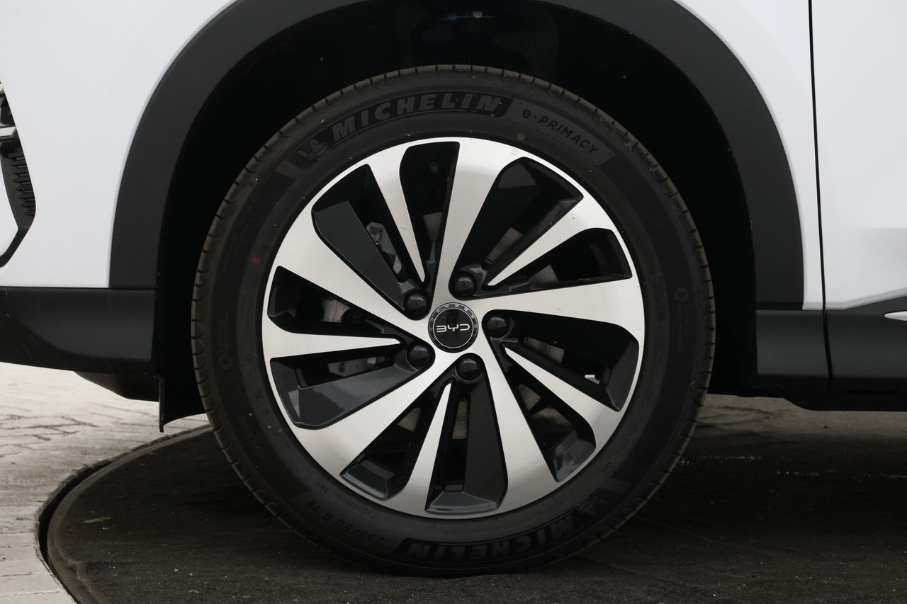 BYD SEAL U