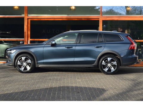Volvo V60 Cross Country B5 AWD | Panoramadak | Adaptive Cruise | Harman/Kardon | Stoel + Stuur verwarmd | Trekhaak 1800KG |