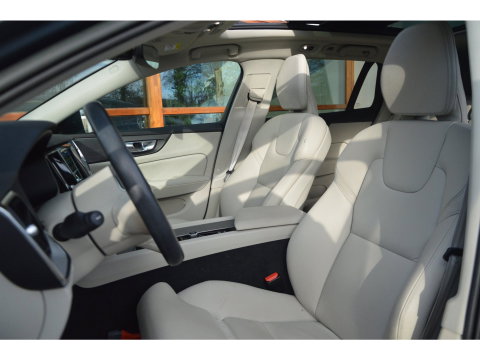 Volvo V60 Cross Country B5 AWD | Panoramadak | Adaptive Cruise | Harman/Kardon | Stoel + Stuur verwarmd | Trekhaak 1800KG |