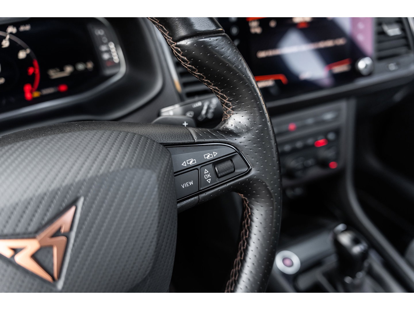 CUPRA Ateca 2.0 TSI 4DRIVE LIMITED AKRA CARBON PANO BREMBO