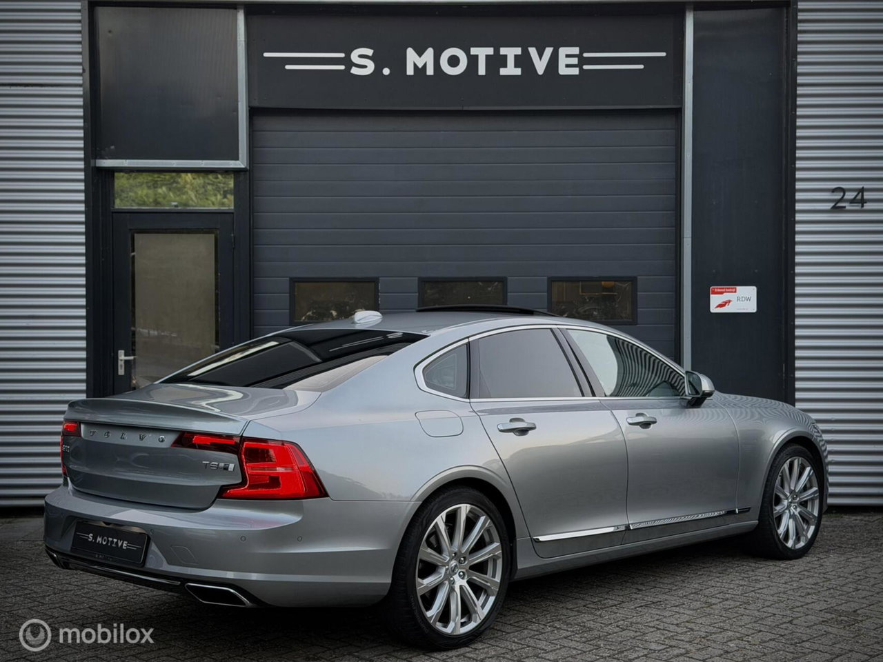 Volvo S90