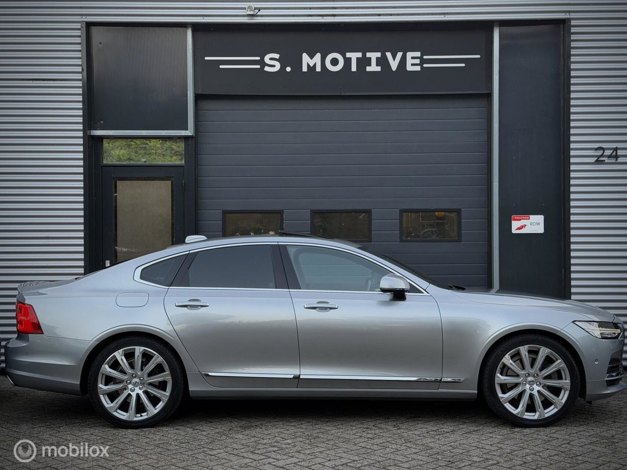 Volvo S90