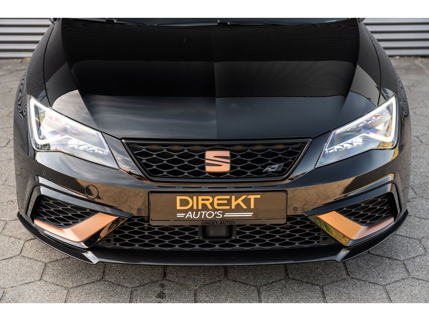 SEAT Leon ST 2.0 TSI CUPRA R 4DRIVE PANO CARBON BREMBO BEATS