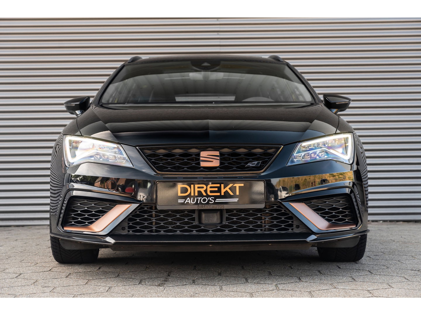 SEAT Leon ST 2.0 TSI CUPRA R 4DRIVE PANO CARBON BREMBO BEATS