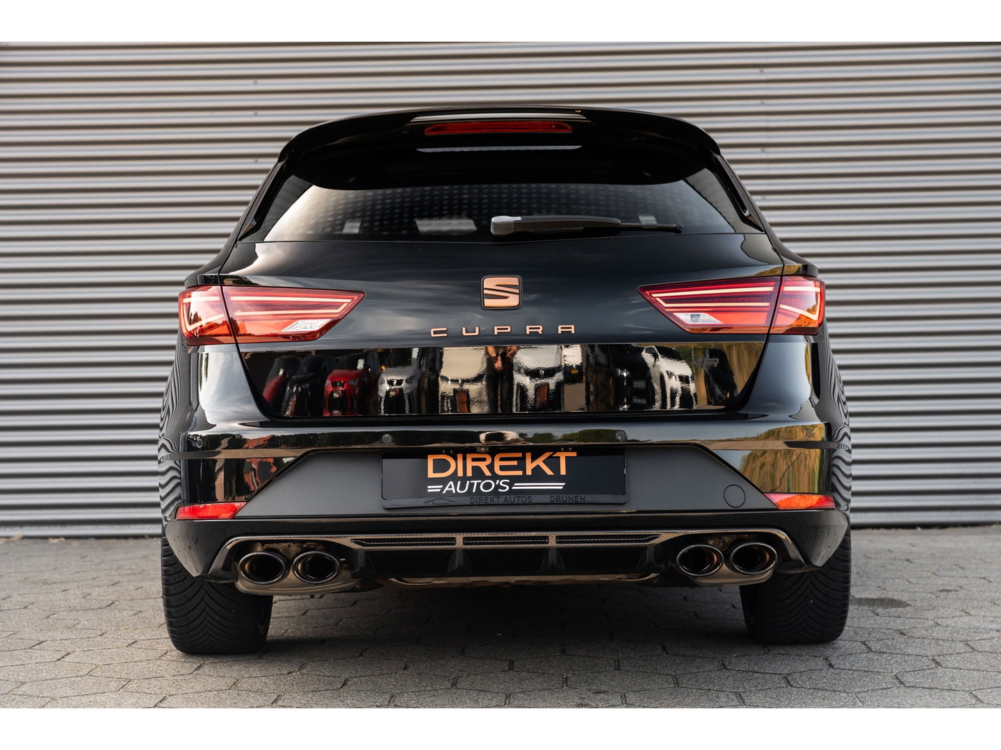 SEAT Leon ST 2.0 TSI CUPRA R 4DRIVE PANO CARBON BREMBO BEATS