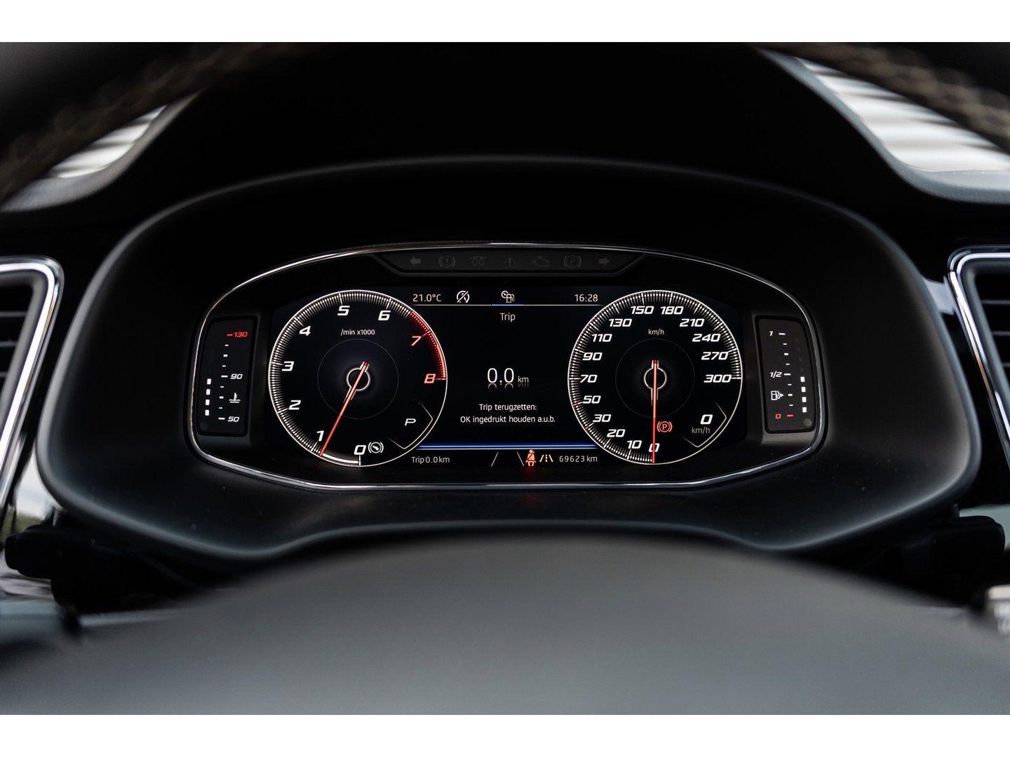 SEAT Leon 2.0 TSI CUPRA ULTIMATE PANO BEATS KEYLESS CAMERA