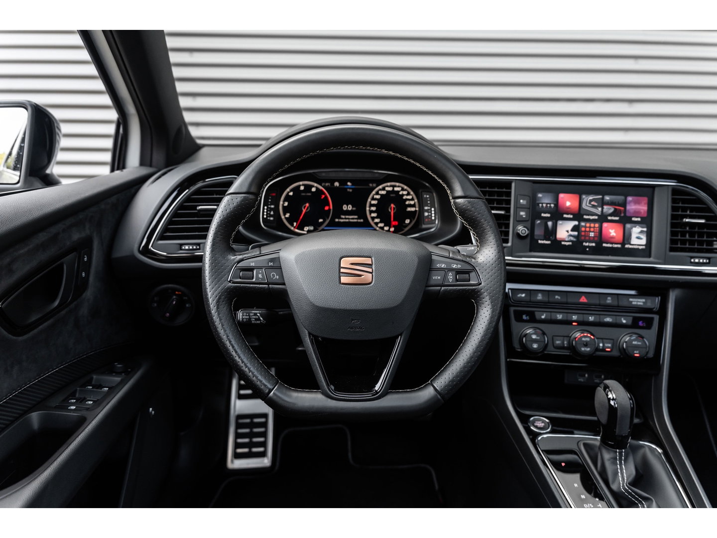 SEAT Leon 2.0 TSI CUPRA ULTIMATE PANO BEATS KEYLESS CAMERA