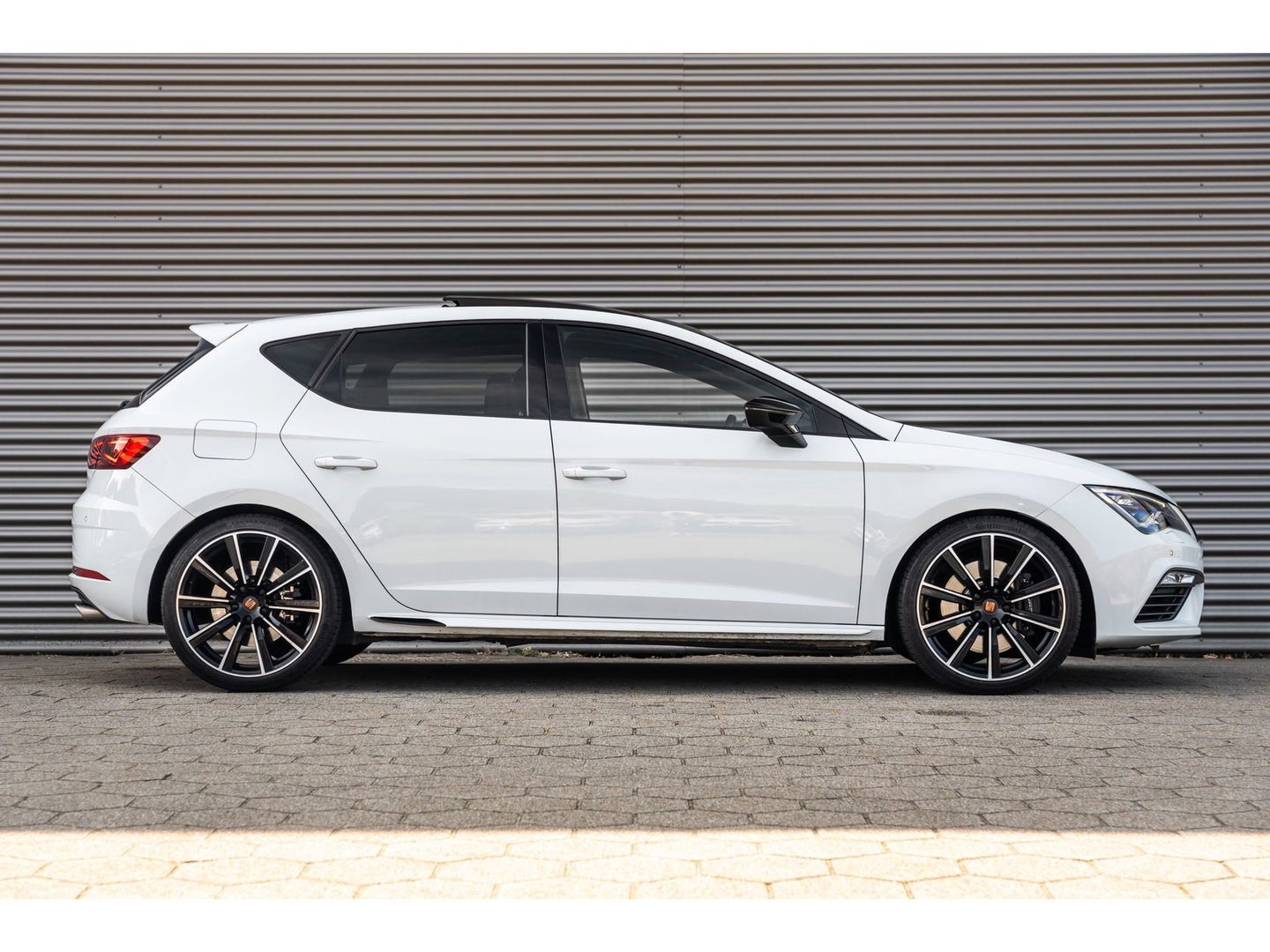 SEAT Leon 2.0 TSI CUPRA ULTIMATE PANO BEATS KEYLESS CAMERA