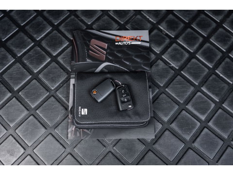 SEAT Leon 2.0 TSI CUPRA ULTIMATE PANO BEATS KEYLESS CAMERA