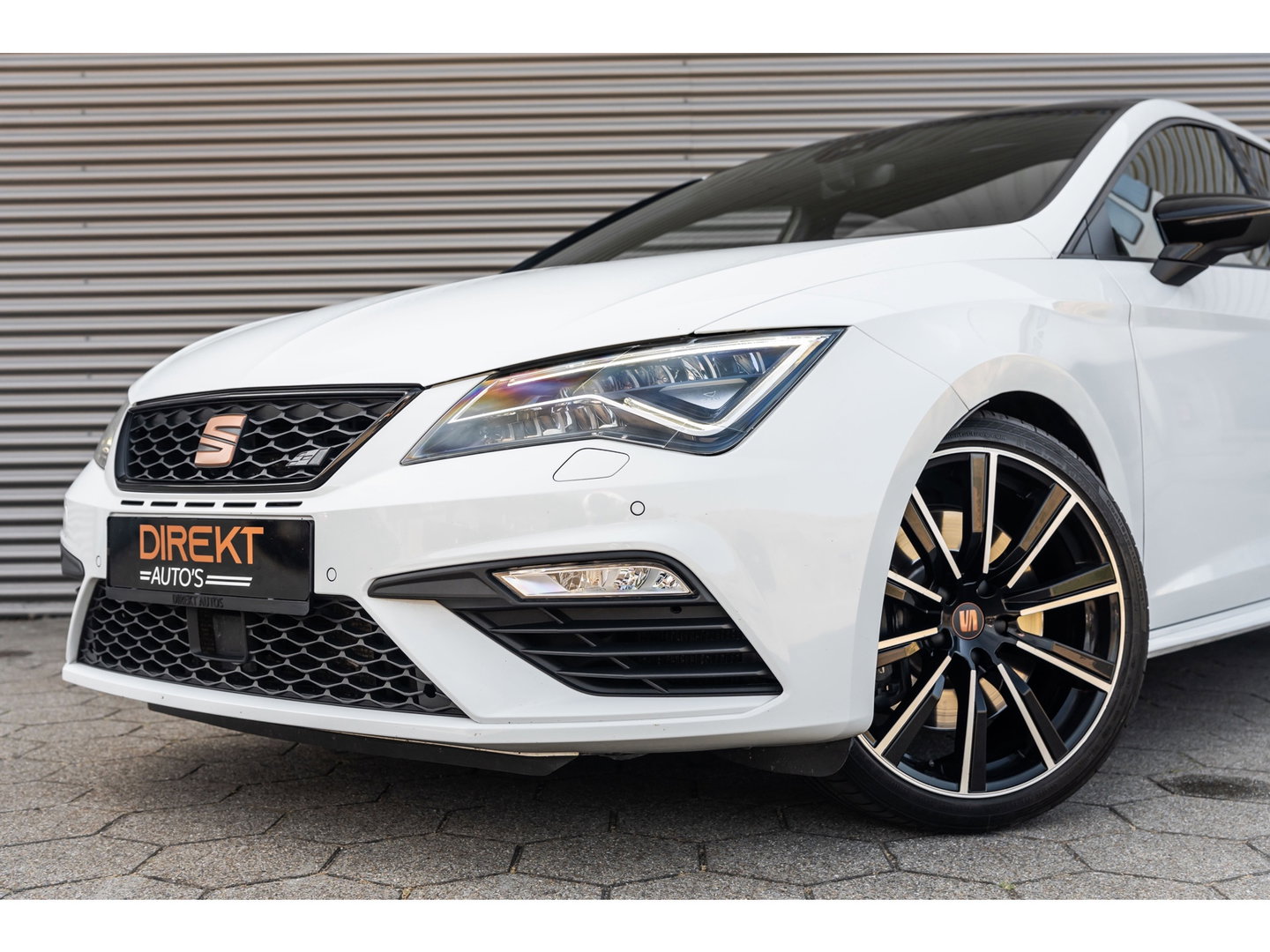 SEAT Leon 2.0 TSI CUPRA ULTIMATE PANO BEATS KEYLESS CAMERA