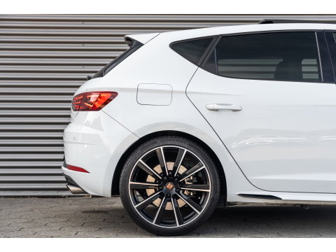 SEAT Leon 2.0 TSI CUPRA ULTIMATE PANO BEATS KEYLESS CAMERA