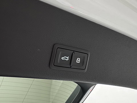 Audi A6 Avant 55 TFSIe Quattro Competition S-Line Pano Sfeer Memory 360º