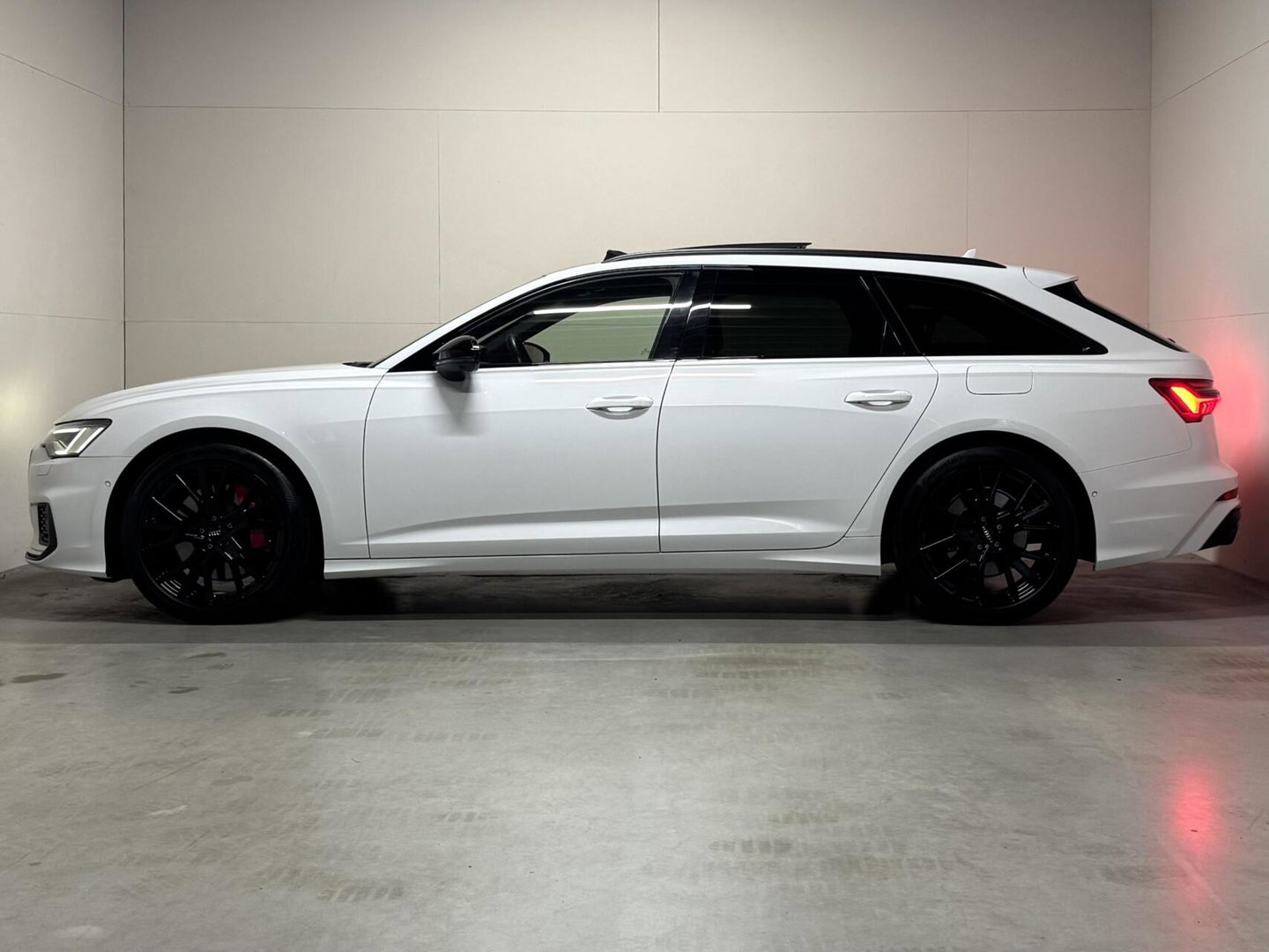 Audi A6 Avant 55 TFSIe Quattro Competition S-Line Pano Sfeer Memory 360º