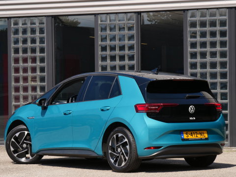 Volkswagen ID.3 58kWh PRO/ CAMERA/ MATRIX LED/ KEYLESS/ SOH 91%