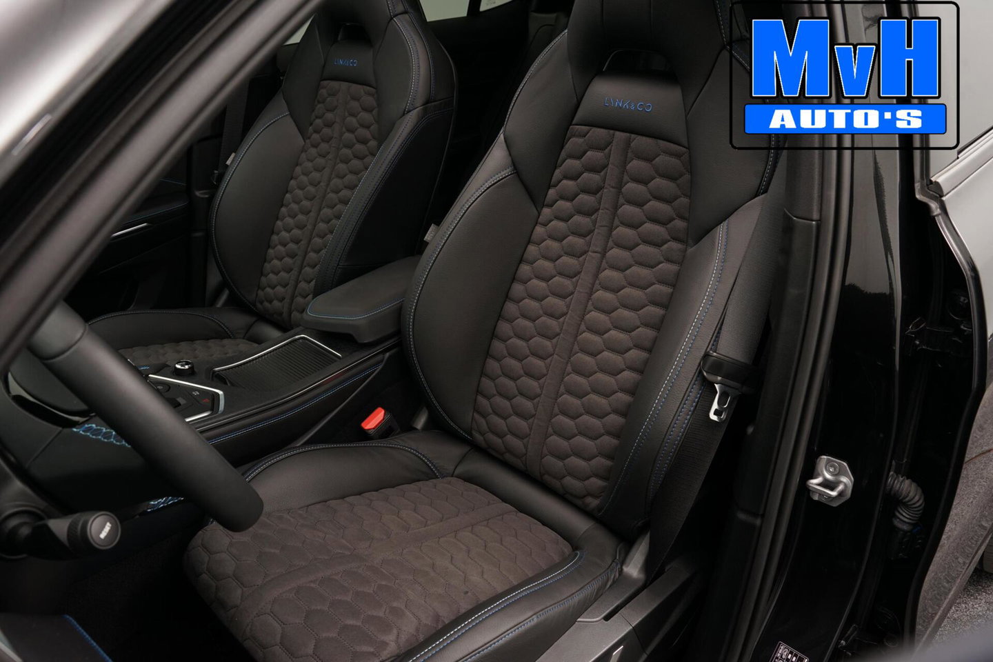 Lynk & Co 01 1.5 PHEV|FULL BL XL|LEER/ALCANT|ZW.HEMEL|SOH96%