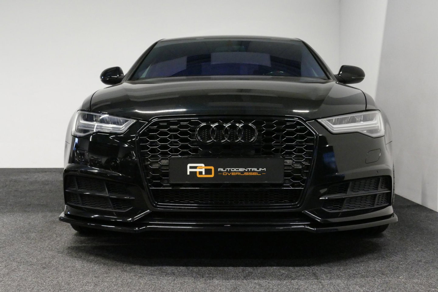 Audi A6 Limousine 1.8 TFSI ultra S line Edition / S6 look diffuser / Maxton Design Bodykit / Carbon stuurwiel / 21" LMV / Chameleon tint voorruit / Apple Carplay - Android Auto / Sfeerverlichting / Stoelverwarming / Cruise Control / LED koplampen / Grootlichtassi