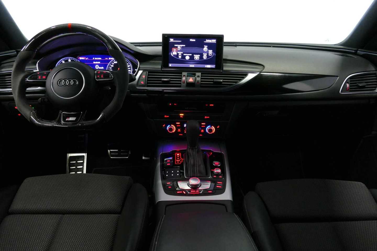 Audi A6 Limousine 1.8 TFSI ultra S line Edition / S6 look diffuser / Maxton Design Bodykit / Carbon stuurwiel / 21" LMV / Chameleon tint voorruit / Apple Carplay - Android Auto / Sfeerverlichting / Stoelverwarming / Cruise Control / LED koplampen / Grootlichtassi