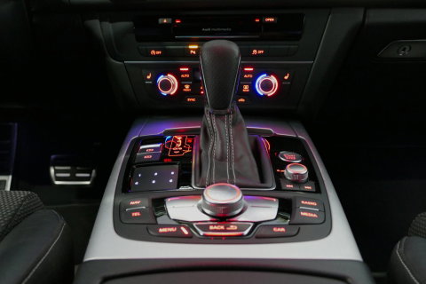 Audi A6 Limousine 1.8 TFSI ultra S line Edition / S6 look diffuser / Maxton Design Bodykit / Carbon stuurwiel / 21" LMV / Chameleon tint voorruit / Apple Carplay - Android Auto / Sfeerverlichting / Stoelverwarming / Cruise Control / LED koplampen / Grootlichtassi