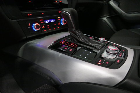 Audi A6 Limousine 1.8 TFSI ultra S line Edition / S6 look diffuser / Maxton Design Bodykit / Carbon stuurwiel / 21" LMV / Chameleon tint voorruit / Apple Carplay - Android Auto / Sfeerverlichting / Stoelverwarming / Cruise Control / LED koplampen / Grootlichtassi