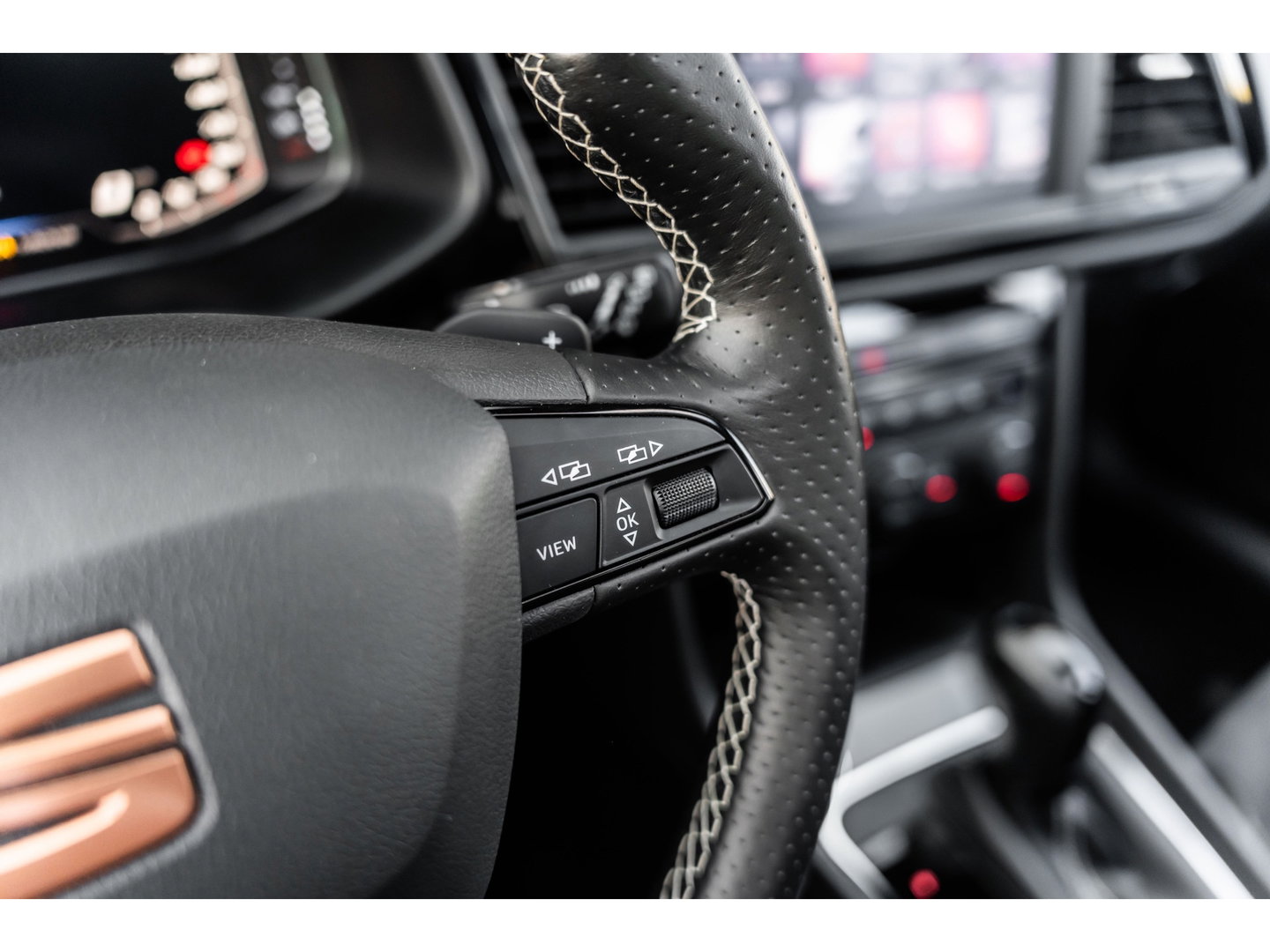 SEAT Leon 2.0 TSI CUPRA PANO BEATS KEYLESS CAMERA TREKHAAK