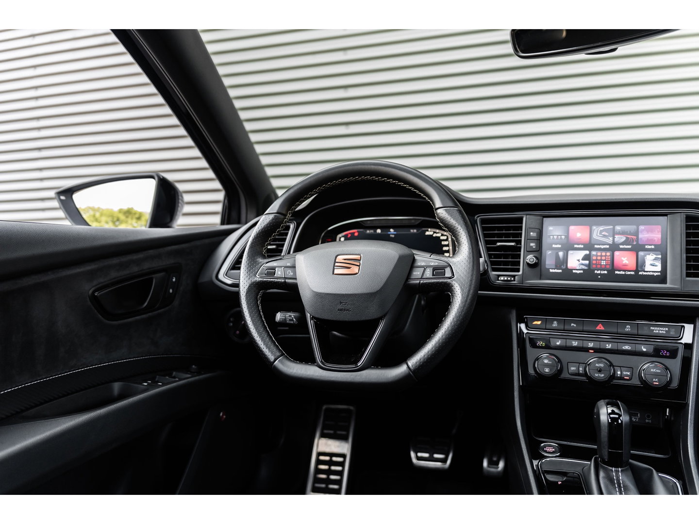 SEAT Leon 2.0 TSI CUPRA PANO BEATS KEYLESS CAMERA TREKHAAK