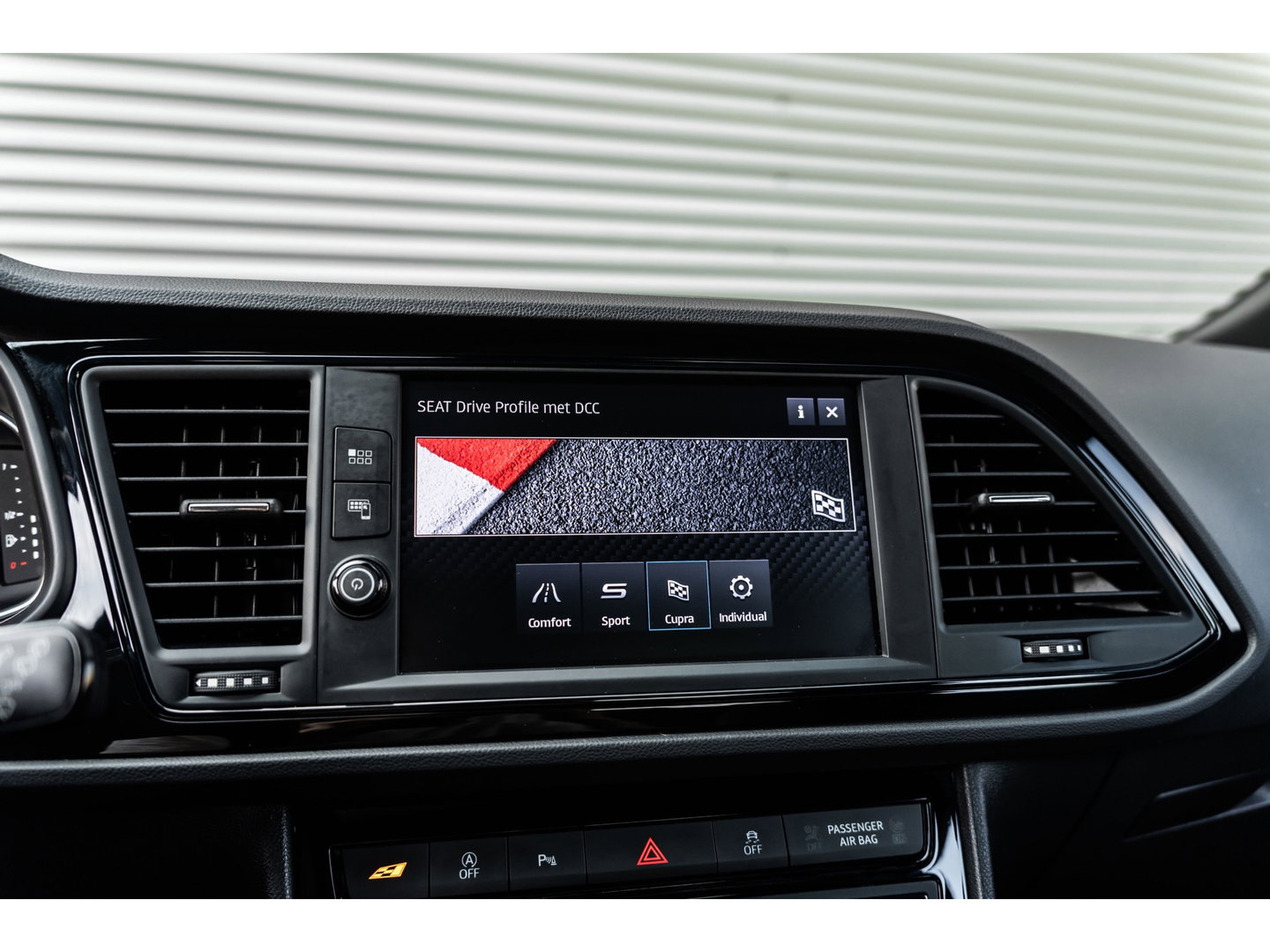 SEAT Leon 2.0 TSI CUPRA PANO BEATS KEYLESS CAMERA TREKHAAK