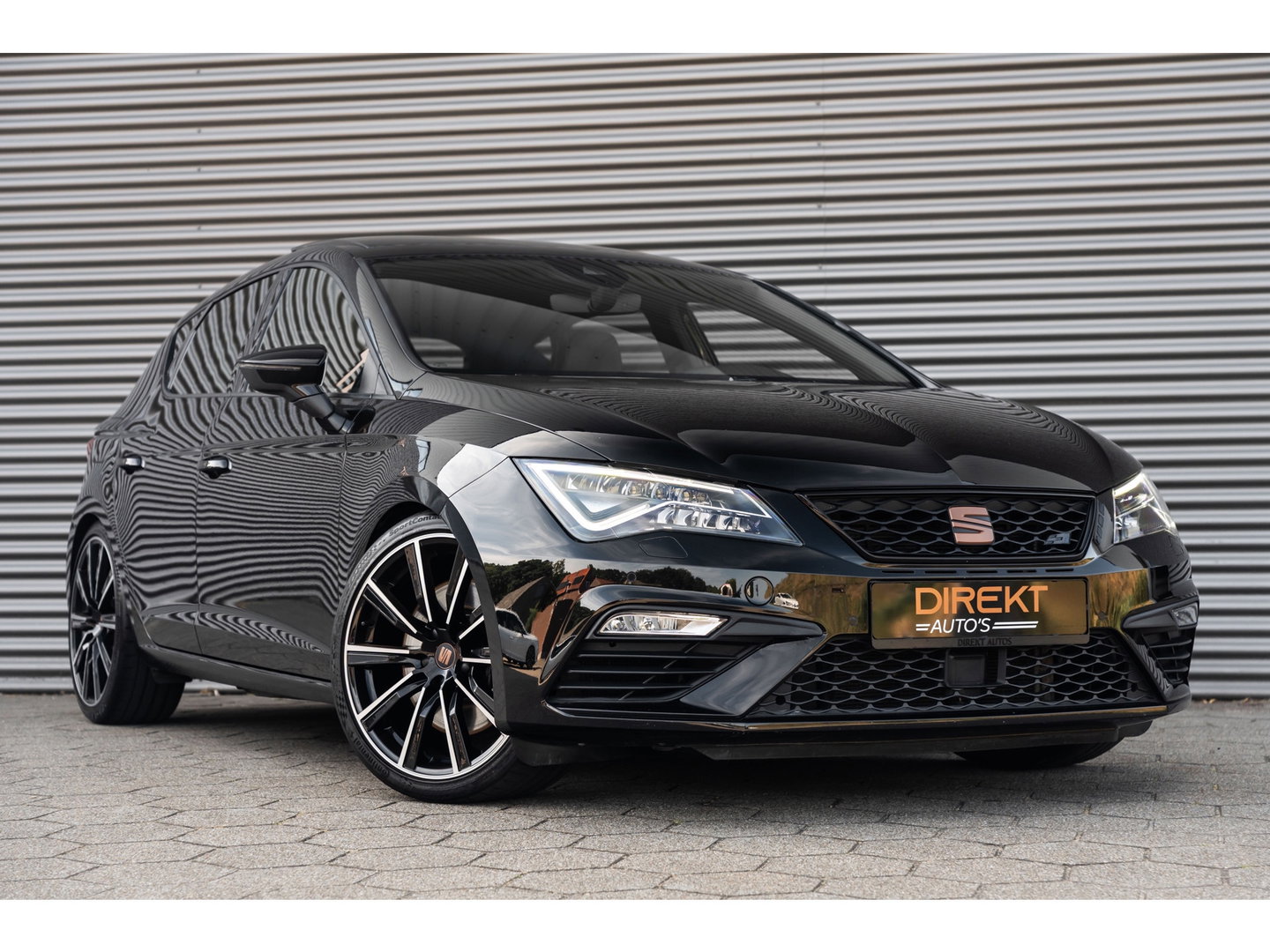 SEAT Leon 2.0 TSI CUPRA PANO BEATS KEYLESS CAMERA TREKHAAK