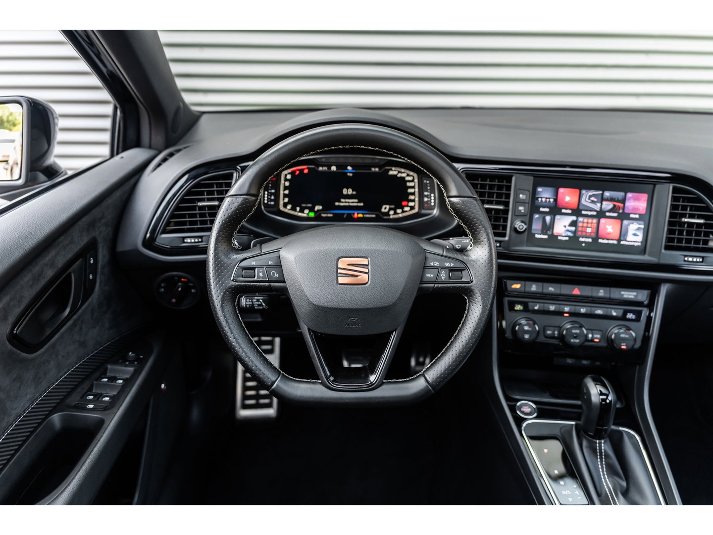 SEAT Leon 2.0 TSI CUPRA PANO BEATS KEYLESS CAMERA TREKHAAK