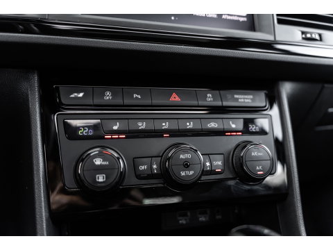 SEAT Leon 2.0 TSI CUPRA PANO BEATS KEYLESS CAMERA TREKHAAK