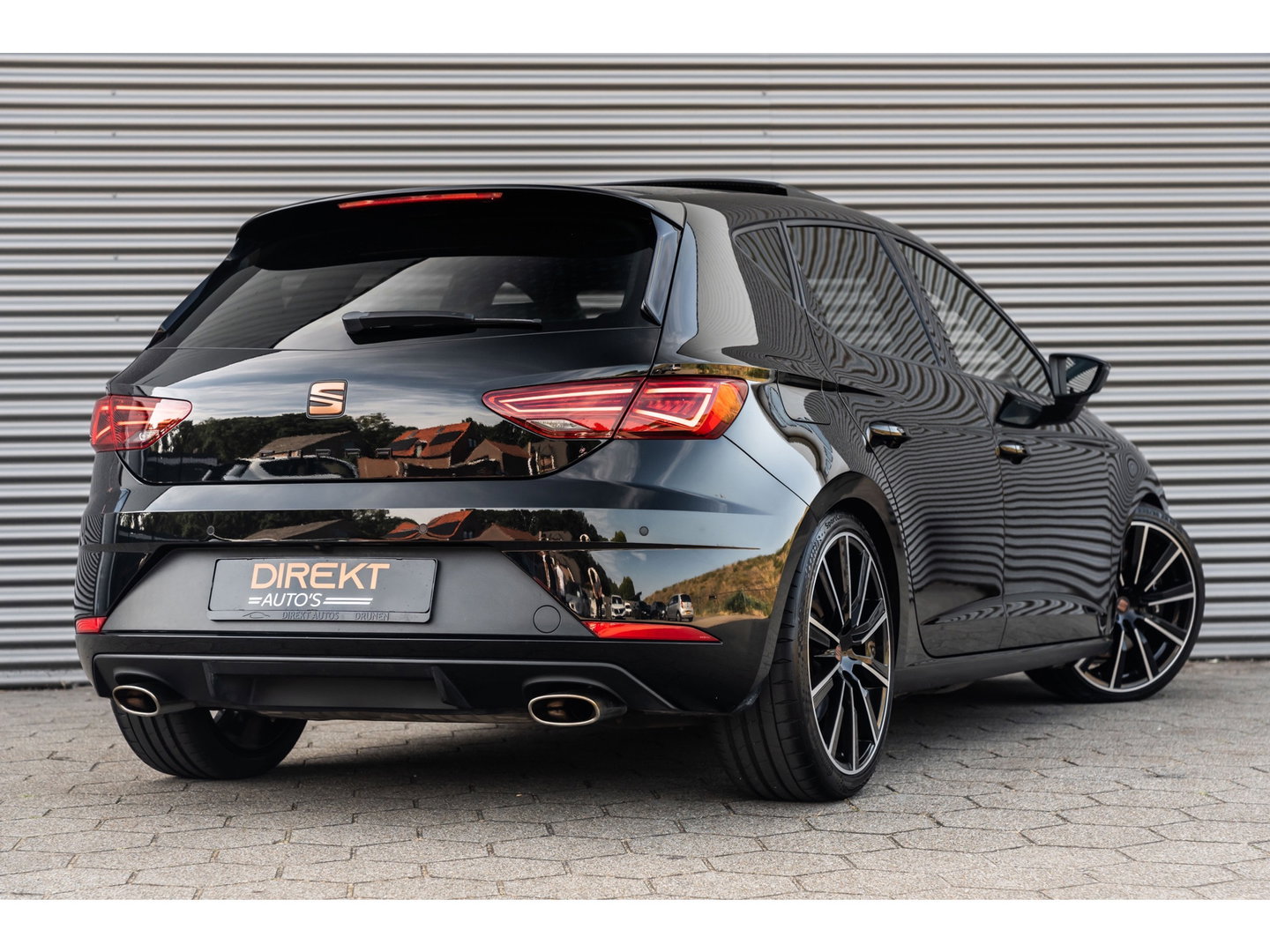 SEAT Leon 2.0 TSI CUPRA PANO BEATS KEYLESS CAMERA TREKHAAK