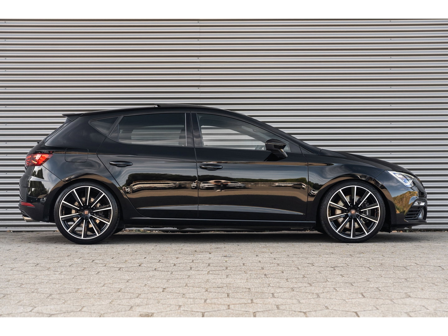 SEAT Leon 2.0 TSI CUPRA PANO BEATS KEYLESS CAMERA TREKHAAK