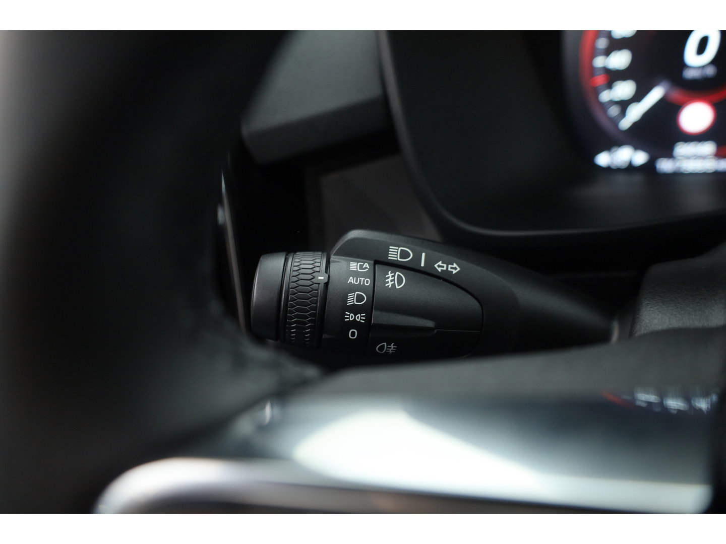 Volvo XC40 1.5 T4 Plug-in hybrid Ultimate Bright | Pano-dak | Adap. cruise | sportstoelen | camera | Dodehoek (Blis) | H&K Audio |