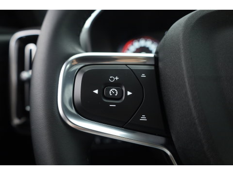 Volvo XC40 1.5 T4 Plug-in hybrid Ultimate Bright | Pano-dak | Adap. cruise | sportstoelen | camera | Dodehoek (Blis) | H&K Audio |