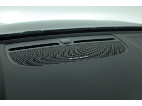 Volvo XC40 1.5 T4 Plug-in hybrid Ultimate Bright | Pano-dak | Adap. cruise | sportstoelen | camera | Dodehoek (Blis) | H&K Audio |