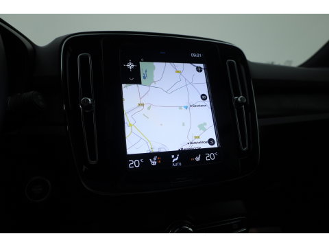 Volvo XC40 1.5 T4 Plug-in hybrid Ultimate Bright | Pano-dak | Adap. cruise | sportstoelen | camera | Dodehoek (Blis) | H&K Audio |