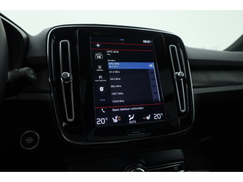 Volvo XC40 1.5 T4 Plug-in hybrid Ultimate Bright | Pano-dak | Adap. cruise | sportstoelen | camera | Dodehoek (Blis) | H&K Audio |