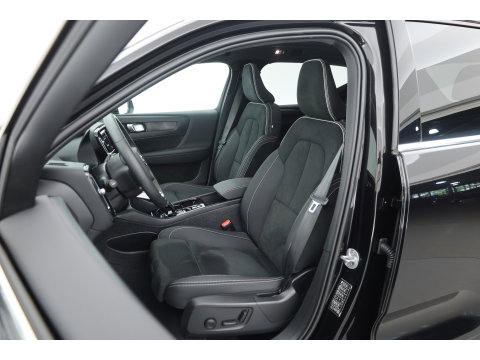 Volvo XC40 1.5 T4 Plug-in hybrid Ultimate Bright | Pano-dak | Adap. cruise | sportstoelen | camera | Dodehoek (Blis) | H&K Audio |