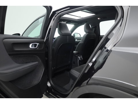 Volvo XC40 1.5 T4 Plug-in hybrid Ultimate Bright | Pano-dak | Adap. cruise | sportstoelen | camera | Dodehoek (Blis) | H&K Audio |